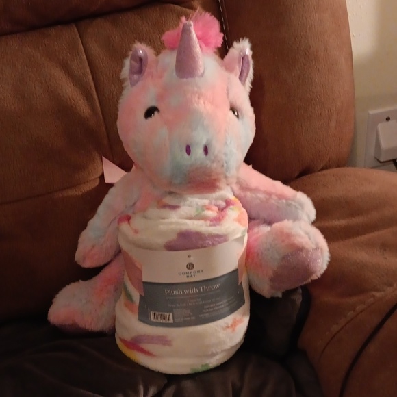 Comfort Bay Other - Unicorn Plush with Throw